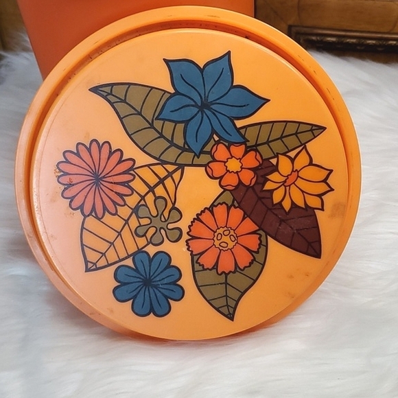 Vintage 70s Rubbermaid Plastic Groovy Flower Floral Cottagecore Orange Canister - Picture 9 of 14
